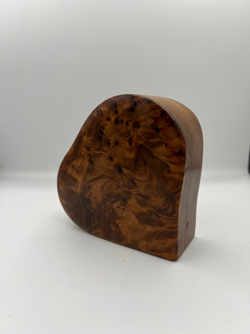 Thuya Wood Heart-Shaped Gift Box: Moroccan Tradition