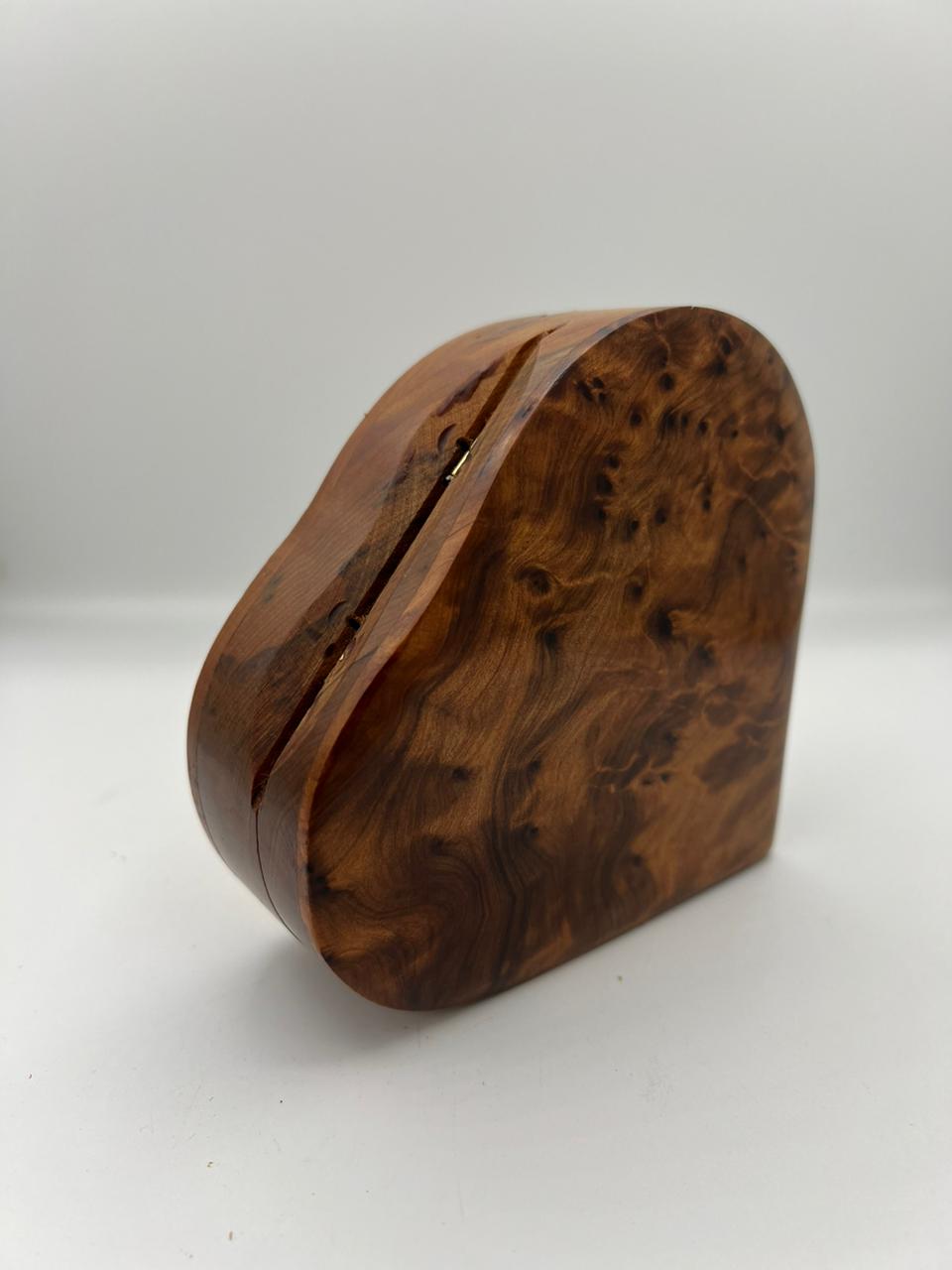 Thuya Wood Heart-Shaped Gift Box: Moroccan Tradition